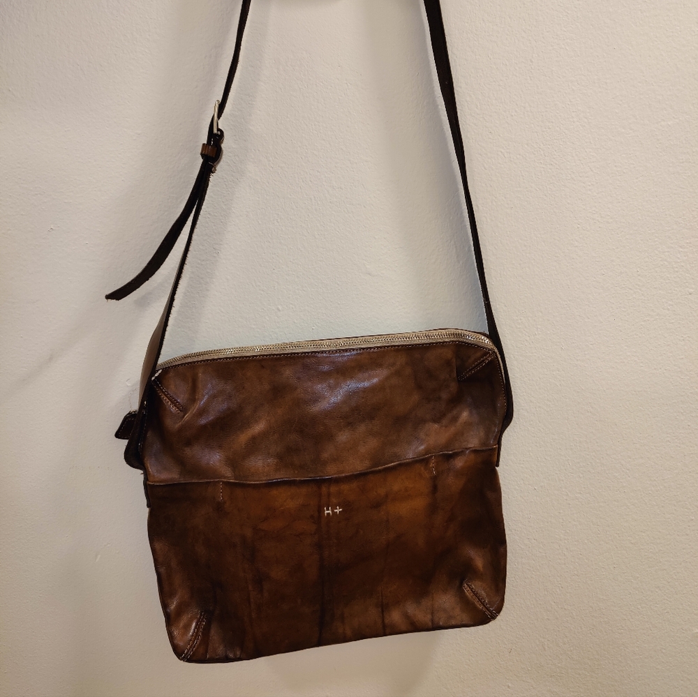 NEW without tags nwot HANNOH WESSEL BETTY MESSENGER BAGclassic CINNAMON BROWN